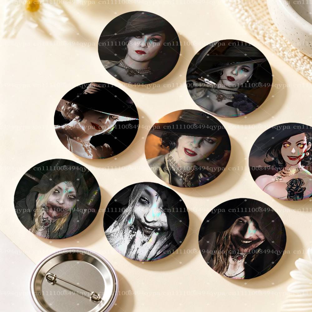 L-Lady Dimitrescu Resident Evi - Art Craft Village recension och pris